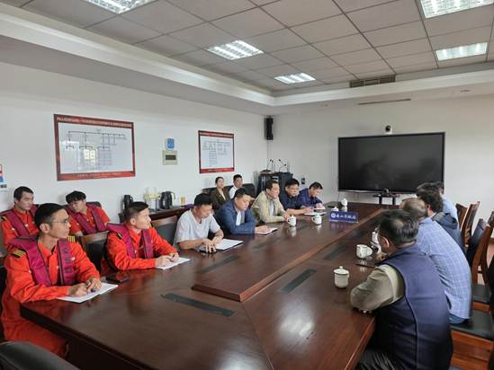 舟山引航站开展引航艇主机设备交流会